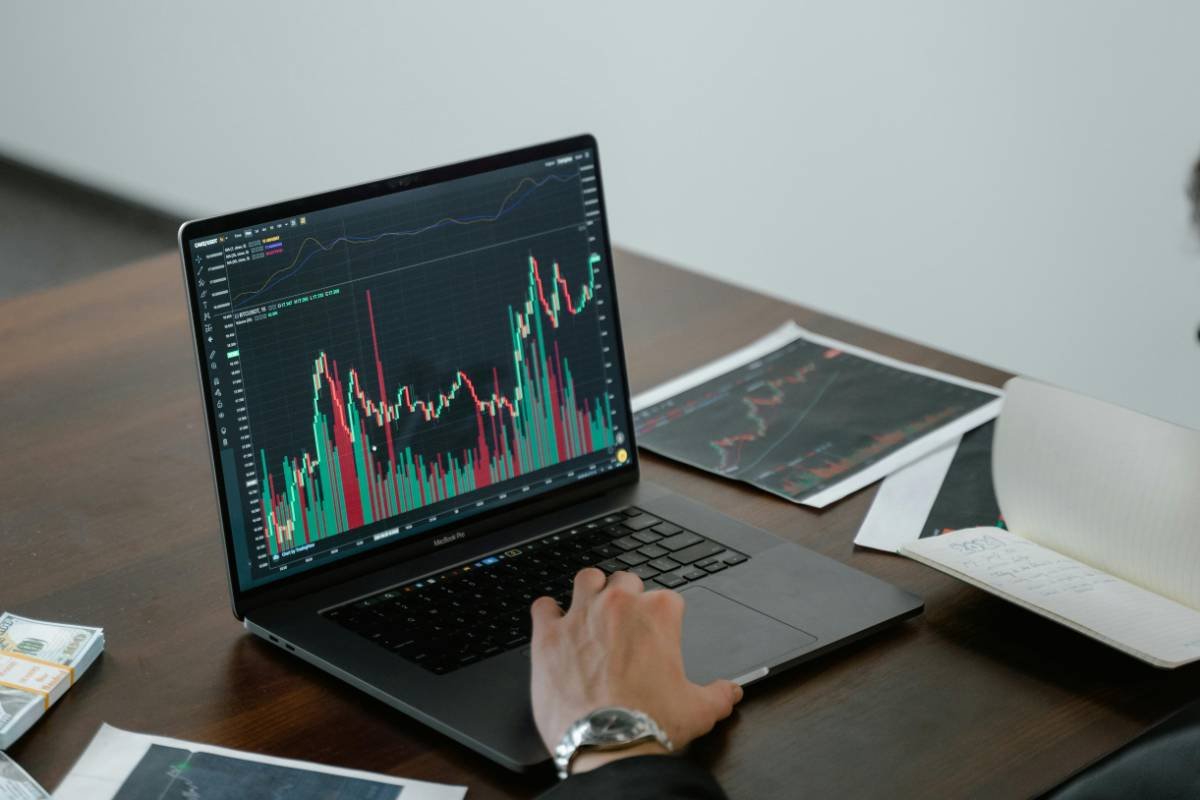 The Role of Technical Indicators in Successful Trading